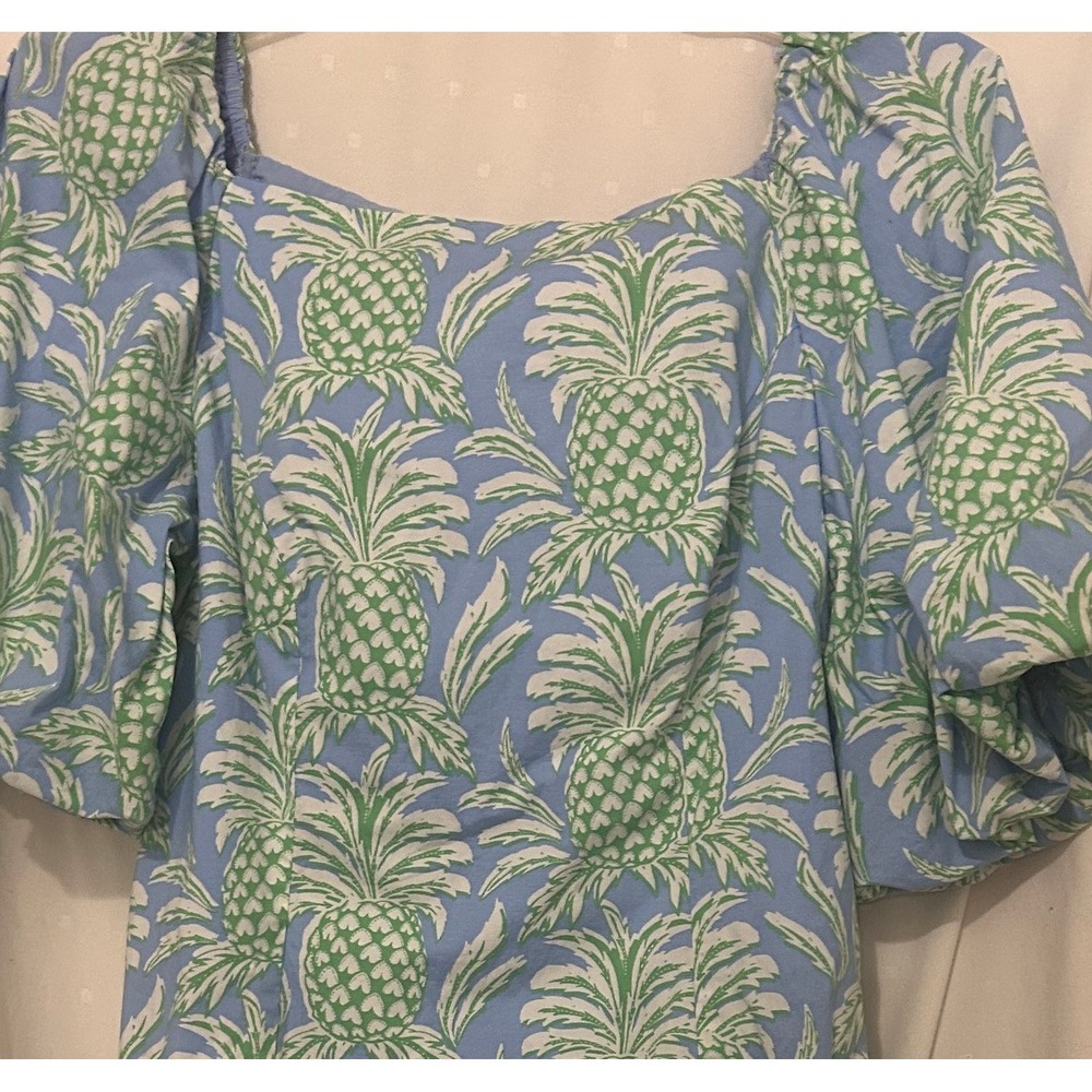 Crown & Ivy Pineapple Print Puff Sleeve Top